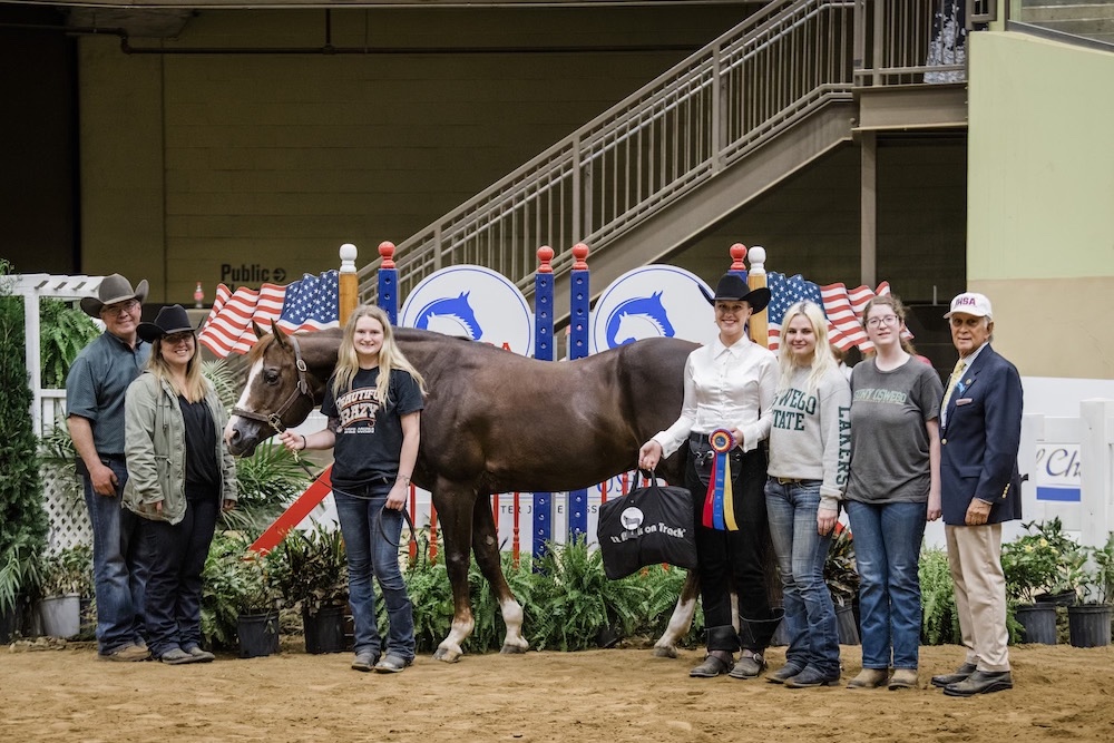 IHSA - Nationals 2023 - Peppy - SUNY Oswego - Most Popular Horse - Credit EQ Media-1 copy